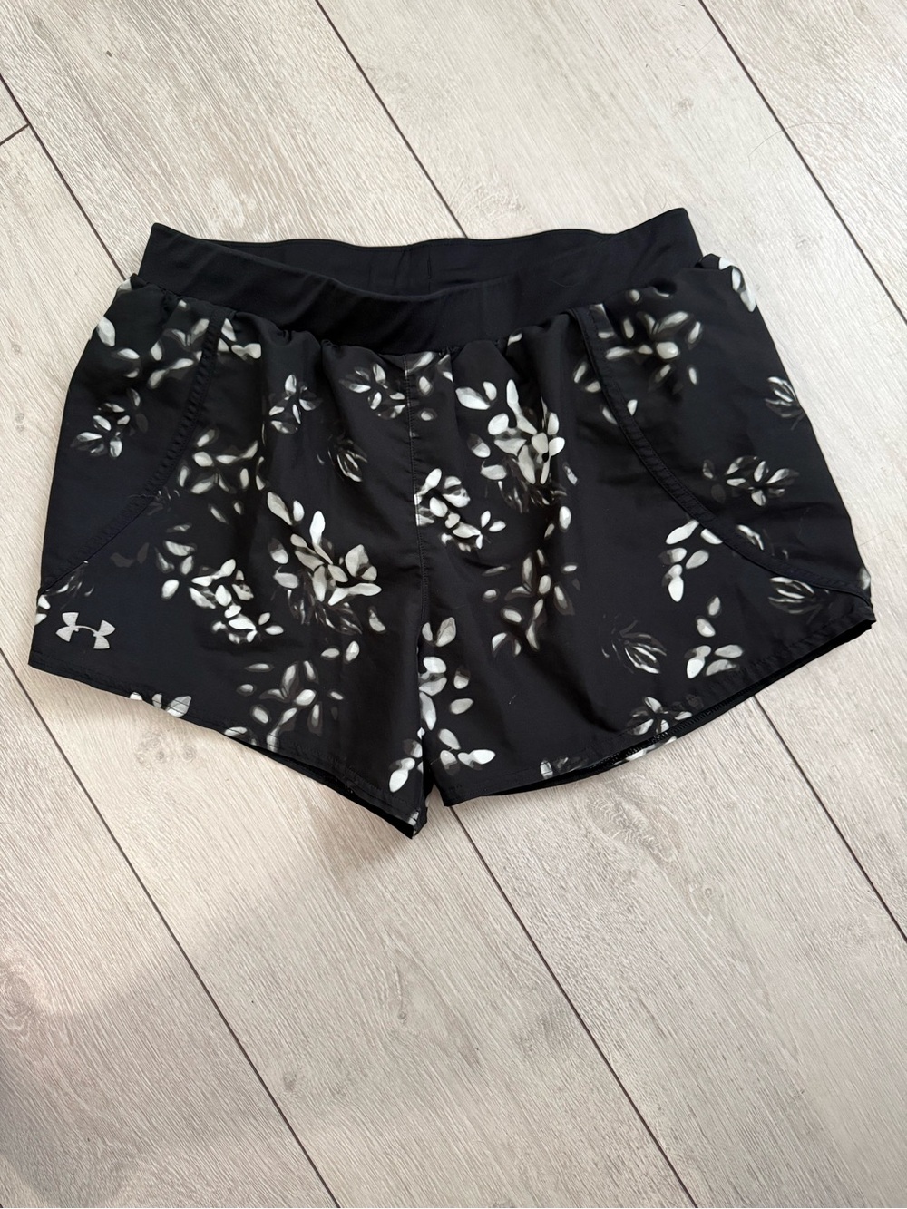 Under Armour Women’s Black Floral Athletic Shorts. S